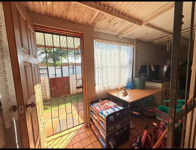 2 BEDROOM HOUSE FOR SALE IN VANDERBIJLPARK CW 6